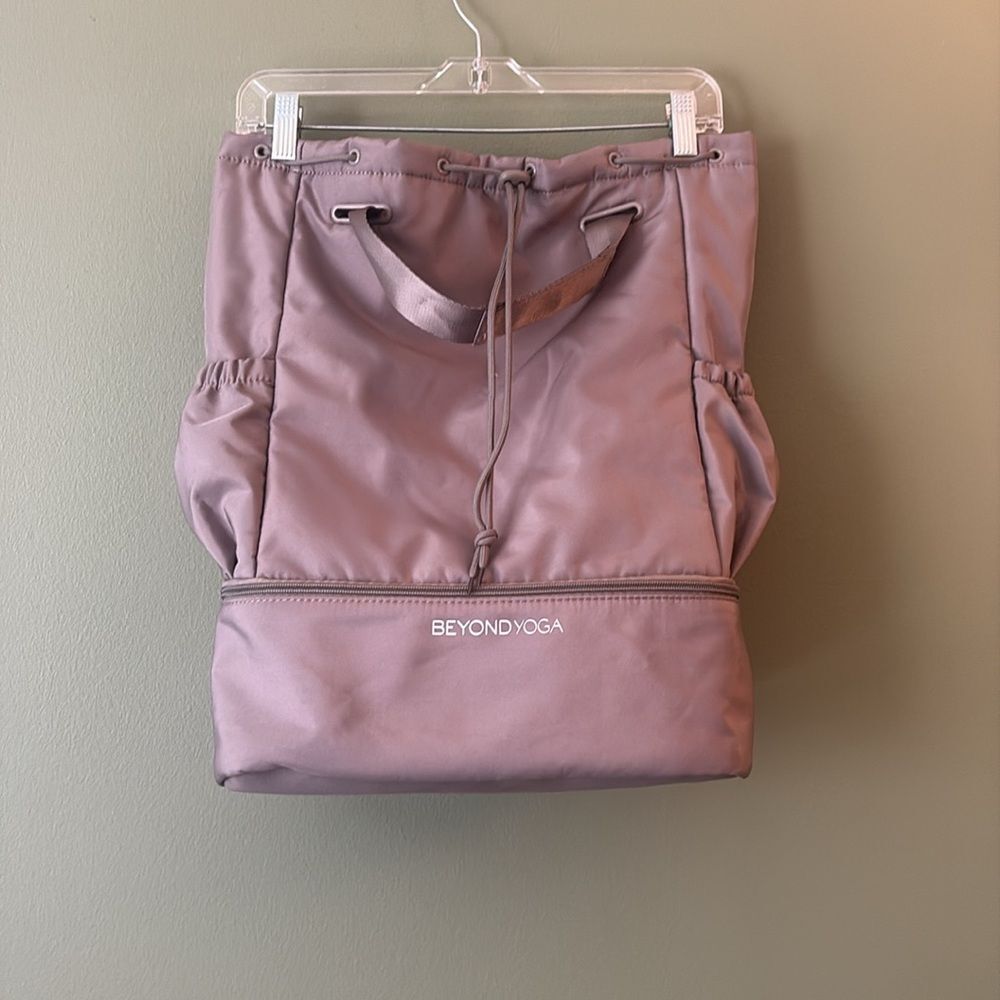 Beyond Yoga Convertible Gym Bag Birch Backpack Tote - Picture 4 of 11